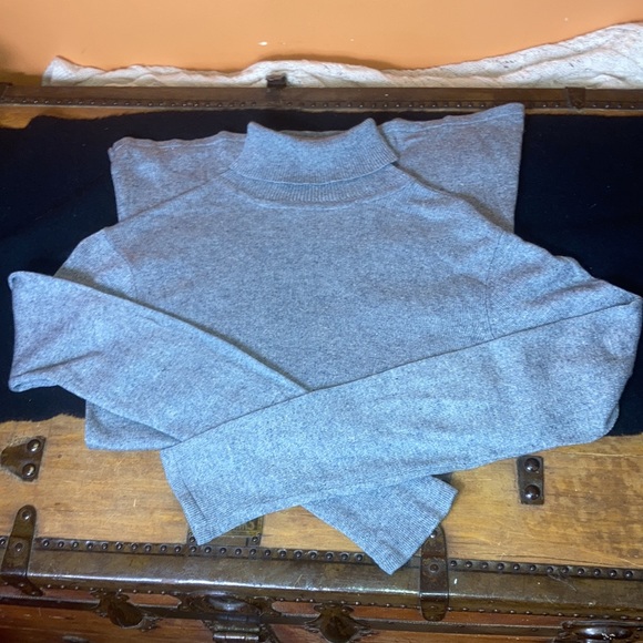 Saks Fifth Ave silk/cashmere turtleneck - Picture 6 of 7